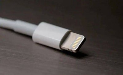 歐盟警告蘋果不得限制iPhone未經(jīng)認(rèn)證的USB-C線纜速