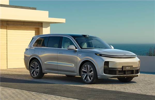 理想營(yíng)銷費(fèi)用全國(guó)車企最低引熱議 蔚來馬麟:理想抖音投放9000萬(wàn)