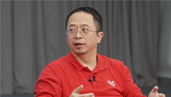 周鴻祎：不擁抱AI的公司員工會被淘汰