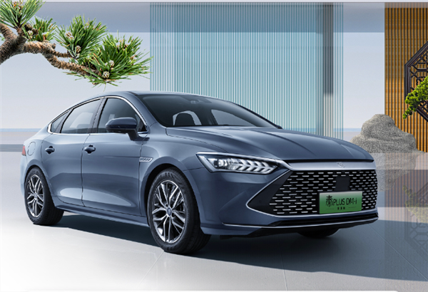 新能源汽車(chē)下鄉(xiāng)火爆：占比從1/4猛增至1/3 比亞迪等插混立大功