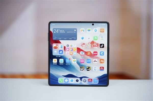 趙明：榮耀手機端側AI遠遠領先所有 有的品牌只會平移別人的