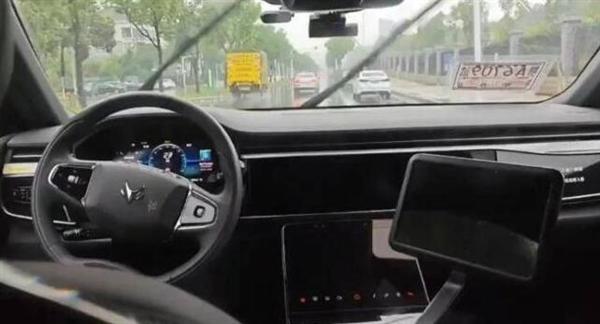 蘿卜快跑極端天氣無法接單 市民吐槽:靈活性不足