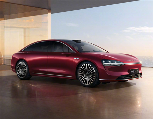 鴻蒙智行：一二線城市10分鐘就有1個充電站 高速上平均20分鐘就有1個