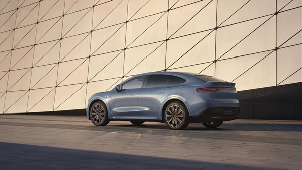 余承東：智界R7是按照100萬的標準設計的 賣一輛虧三萬