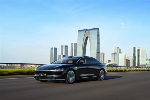 智界R7大定超1.1萬 余承東：終于從S7跌倒的地方又爬了起來