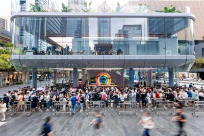 華為感謝大家冒雨雪排隊預訂Mate70：一定不會辜