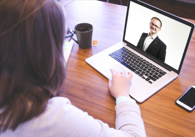 多家銀行采用AI面試進行招聘：1個AI面試官1天完