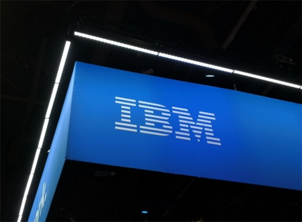 IBM發布全新光電共封裝工藝：AI模型訓練速度將提升5倍
